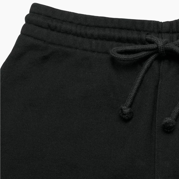 Cozy Fleece Boyfriend 6" Sweatshort In Black - Picture 4 of 10